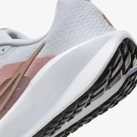 Nike Downshifter 13 жіноча Road Running Кросівки колір білий