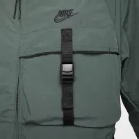 Nike Tech мужские Woven Куртка цвет зеленый