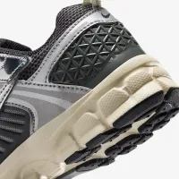 Nike Vomero 5 Little дитячі Кросівки with Reflective Accents колір сірий