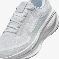 Nike Vomero 18 GORE-TEX мужские Waterproof Road Running Кроссовки with Reflective Accents цвет белый