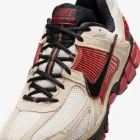 Nike Zoom Vomero 5 чоловічі Кросівки колір коричневий