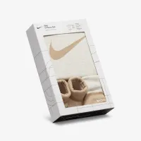 Nike Baby (6-12M) Bodysuit, Hat and Booties Box комплект колір білий