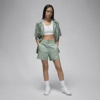 Nike Jordan жіноча Woven шорти колір зелений