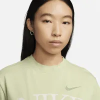 Nike Sportswear Classic жіноча футболка колір зелений
