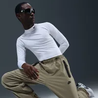 Nike Tech чоловічі Woven оверсайз Pants колір зелений