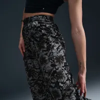 Nike Sportswear Windrunner женская UV Protection Mid-Rise Woven Printed Pants цвет черный