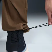 Nike Tech чоловічі Woven оверсайз Pants колір коричневий