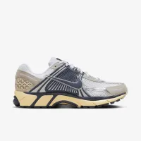 Nike Zoom Vomero 5 чоловічі Кросівки колір білий