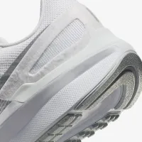 Nike Structure 25 жіноча Road Running Кросівки (Extra Wide) колір білий