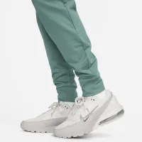 Nike Sportswear Tech мужские Knit Lightweight Joggers цвет зеленый