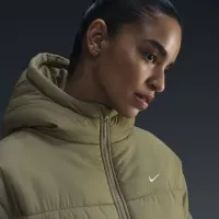 Nike Sportswear Classic Puffer женская Therma-FIT Loose Parka цвет зеленый