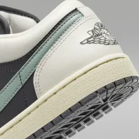Nike Air Jordan 1 Low жіноча Кросівки колір сірий