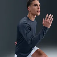 Nike Stride чоловічі Dri-FIT ADV Long-Sleeve Running Top with Reflective Accents блакитний