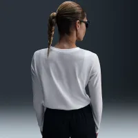 Nike Sportswear Club жіноча Long-Sleeve футболка колір білий