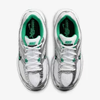Nike Air Max Moto 2K жіноча Кросівки колір білий