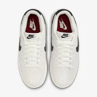 Nike Dunk Low SE жіноча Кросівки колір білий