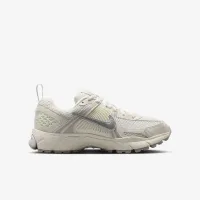 Nike Vomero 5 Big дитячі Кросівки with Reflective Accents колір білий