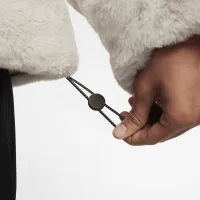 Nike Sportswear Essential жіноча оверсайз Faux Fur Puffer колір коричневий