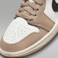 Nike Air Jordan 1 Mid жіноча Кросівки колір білий