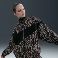 Nike Sportswear женская Woven Printed Куртка цвет черный