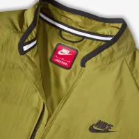 Nike Tech мужские Woven Куртка цвет зеленый