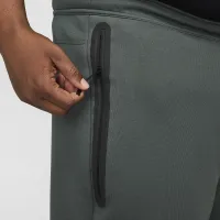 Nike Sportswear Tech Fleece мужские шорты цвет зеленый