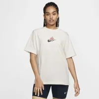 Nike Sportswear жіноча Artist Collection Short-Sleeve Graphic футболка колір білий