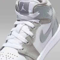 Nike Jordan 1 Mid SE Little дитячі Кросівки колір білий