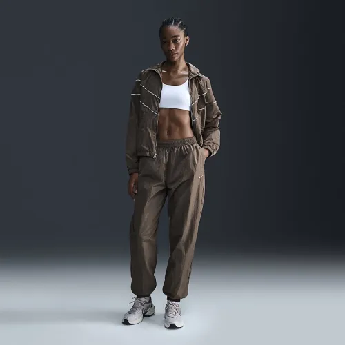 Nike Sportswear Essential женская Mid-Rise оверсайз Woven Joggers цвет коричневый
