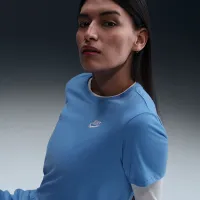 Nike Sportswear Club Essentials жіноча футболка блакитний
