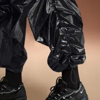 NikeSKIMS Shiny Nylon жіноча Cargo Pants колір чорний