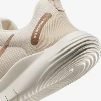 Nike Flex Experience Run 12 жіноча Road Running Кросівки (Extra Wide) колір коричневий