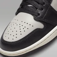 Nike Air Jordan 1 Mid жіноча Кросівки колір чорний