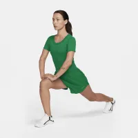 Nike One Fitted женская Dri-FIT Short-Sleeve Cropped Top цвет зеленый
