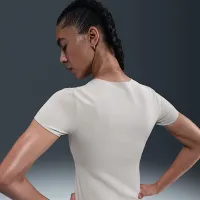 Nike Form женская Short-Sleeve Top цвет коричневый