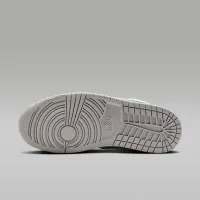 Nike Air Jordan 1 Low SE жіноча Кросівки колір сірий