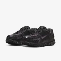Nike Zoom Vomero 5 SE жіноча Кросівки колір чорний