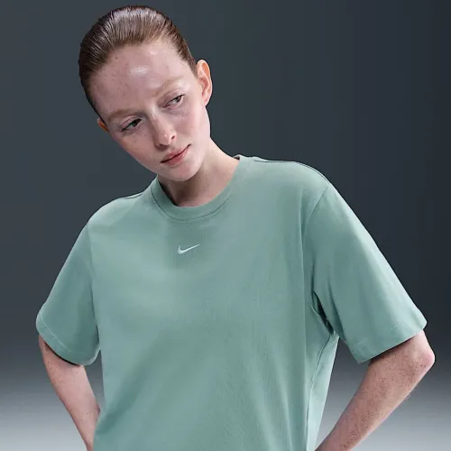 Nike Sportswear Essential жіноча Boxy футболка колір зелений