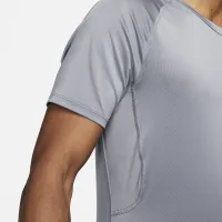 Nike Pro чоловічі Dri-FIT Slim Short-Sleeve Top колір сірий