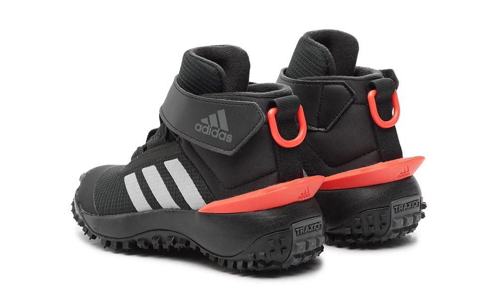 adidas зимові кросівки